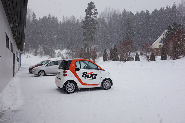 A Smart parked on Formesa's front yard.